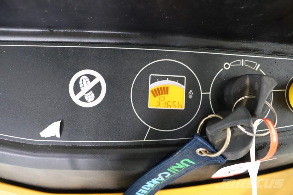 CAT NSP14 Pedestrian stacker