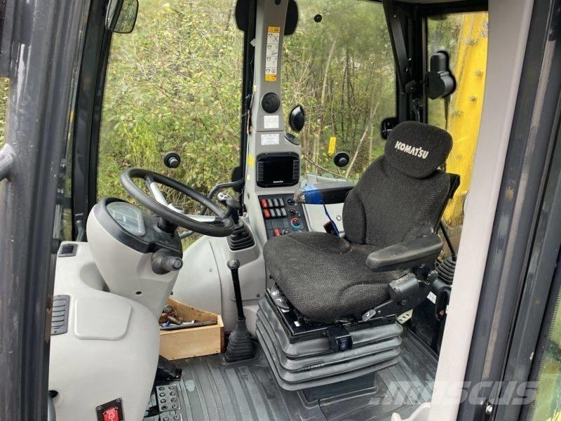Komatsu WB 93 R-8 TLB's