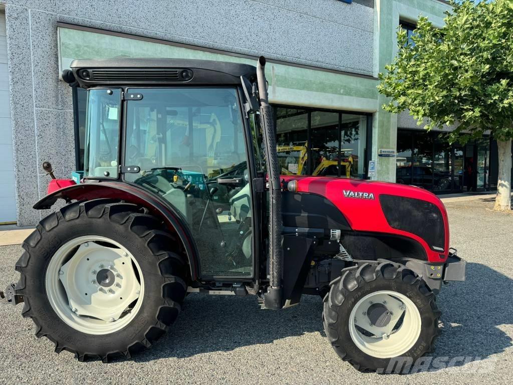 Valtra F95 Tractors