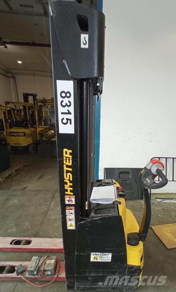 Hyster S 1.2 Hand pallet stackers
