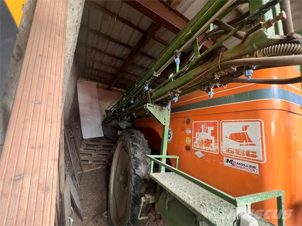 Amazone S330 Nova Trailed sprayers