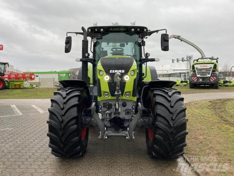 CLAAS AXION 870 Tractors