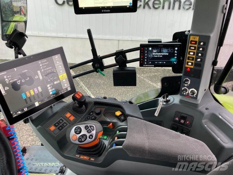CLAAS AXION 870 Tractors