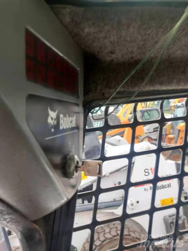 Bobcat S 300 Skid steer loaders