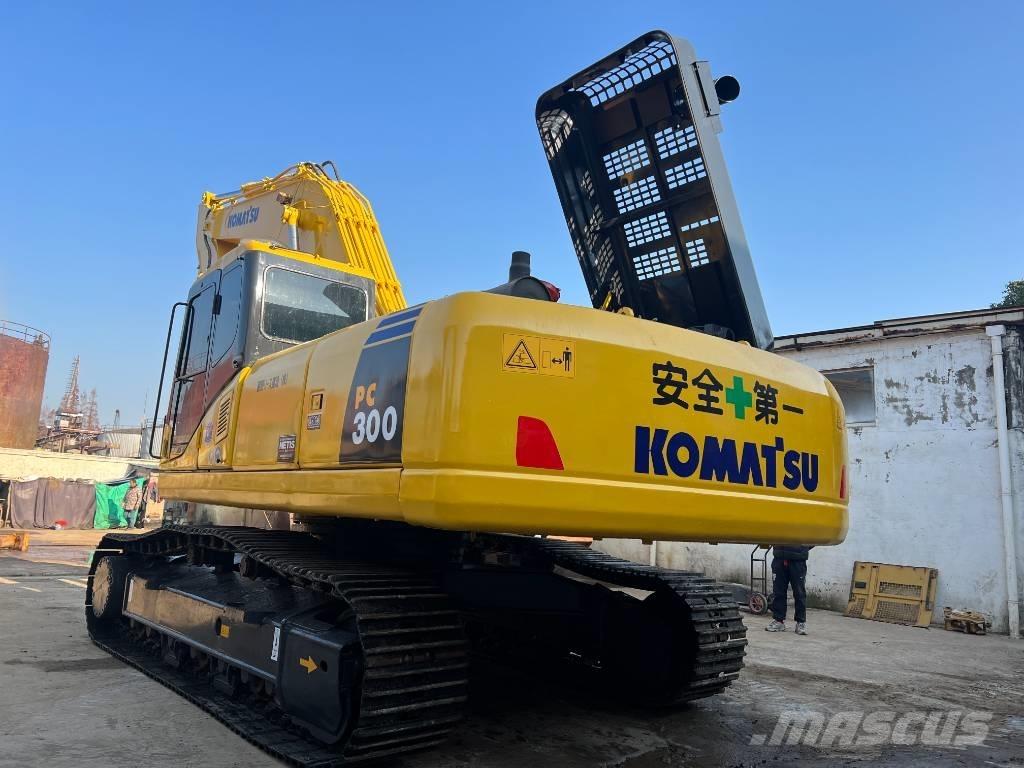 Komatsu PC300-7 Crawler excavators