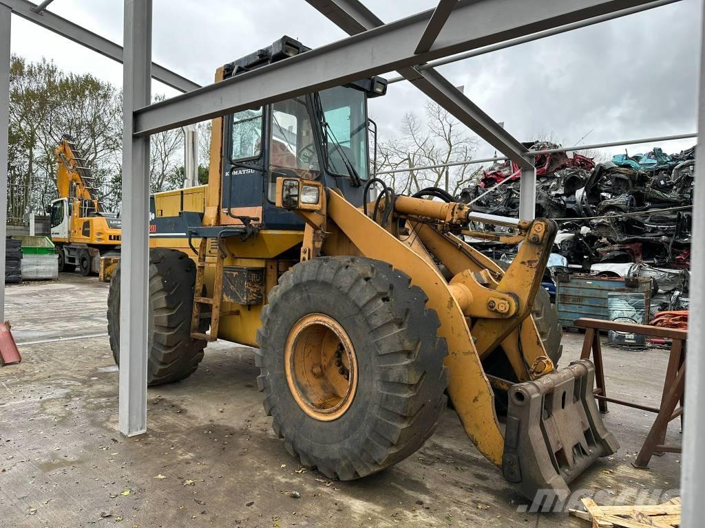 Komatsu WA200 Wheel loaders