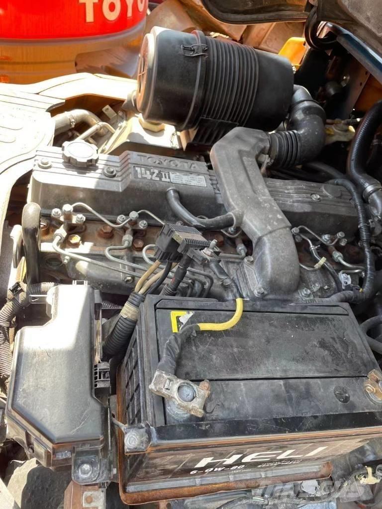 Toyota 5 ton Diesel trucks