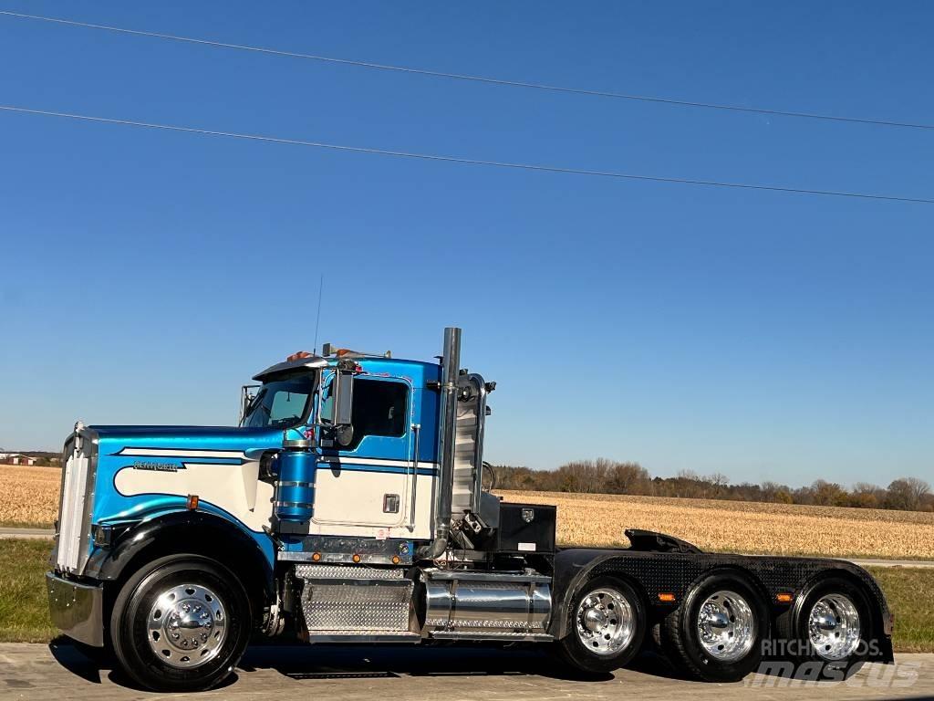 Kenworth W 900 Truck Tractor Units