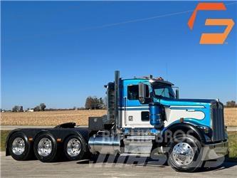 Kenworth W 900 Truck Tractor Units