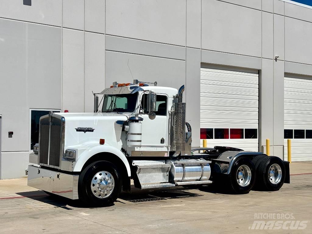Kenworth W 900 Truck Tractor Units