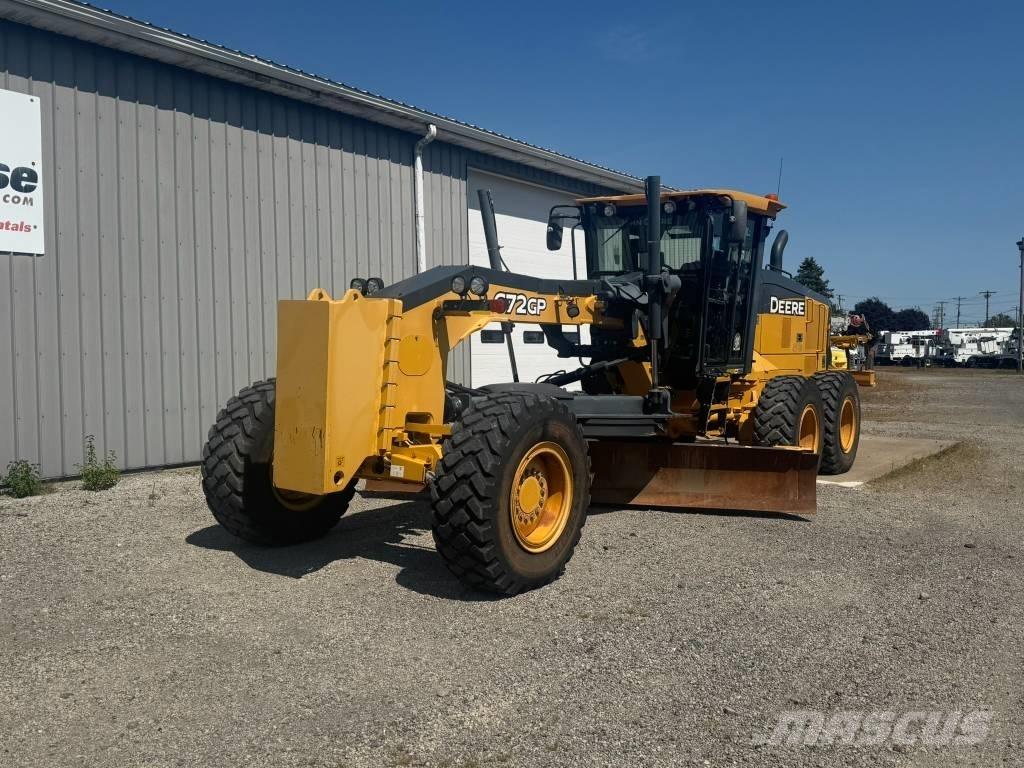 John Deere 672 GP Graders