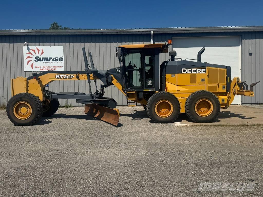 John Deere 672 GP Graders