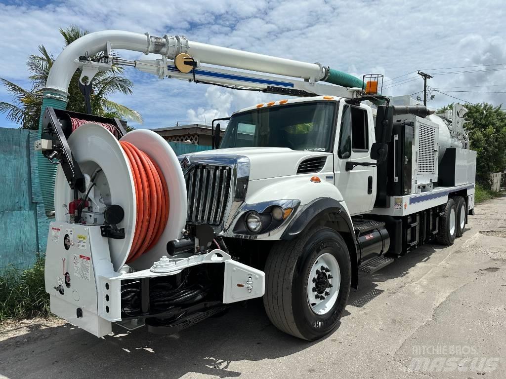 International 7400 Sewage disposal Trucks