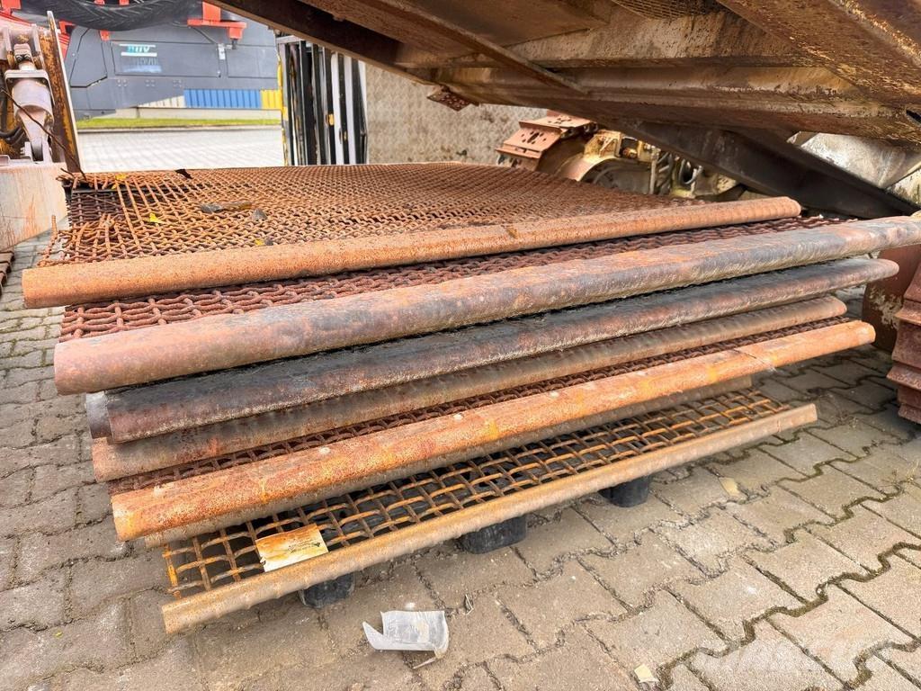 Sandvik QA331 Mobile screeners