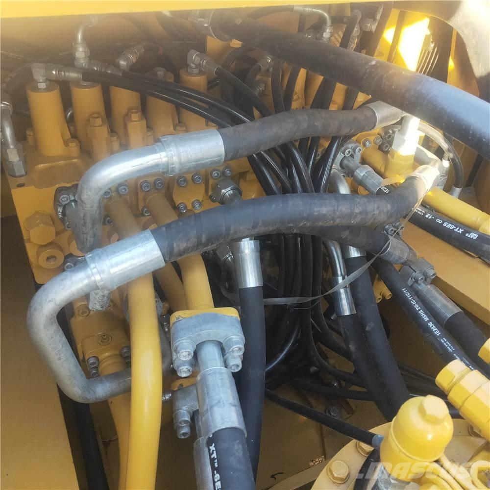 CAT 340D2 Crawler excavators