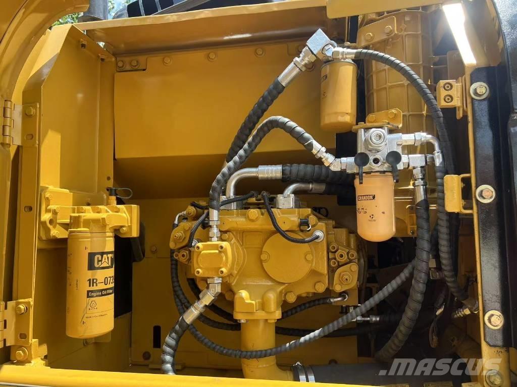 CAT 323 D L Crawler excavators