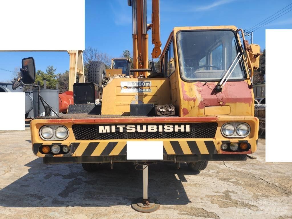 Hyundai HC 50 All terrain cranes