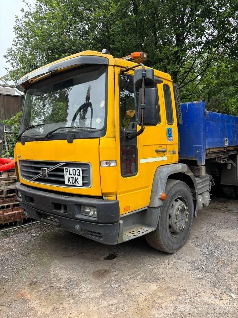 Volvo FL 220 Flatbed/Dropside trucks