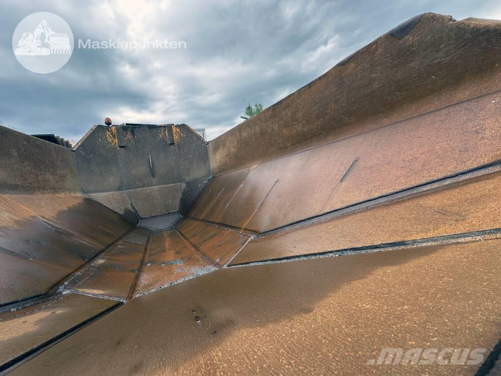 Moxy MT 25 Articulated Haulers