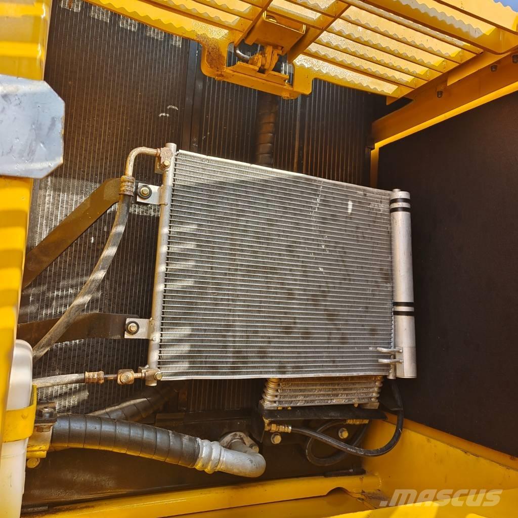 Komatsu PC 200 Crawler excavators