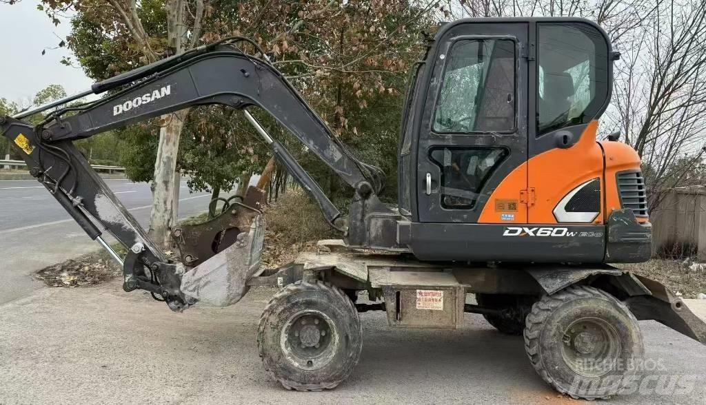 Doosan DX 60 Wheeled excavators