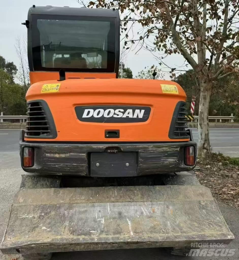 Doosan DX 60 Wheeled excavators