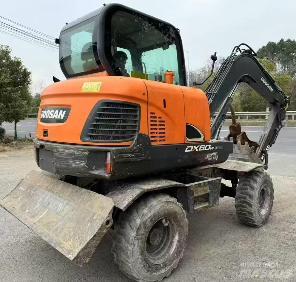Doosan DX 60 Wheeled excavators