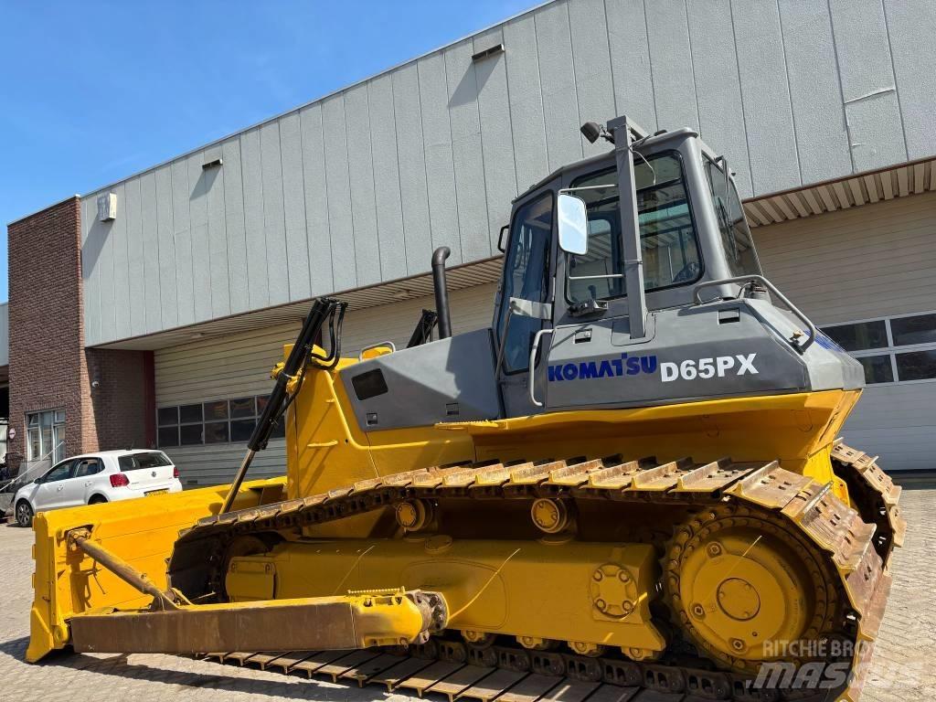 Komatsu D 65 PX-12 Crawler dozers
