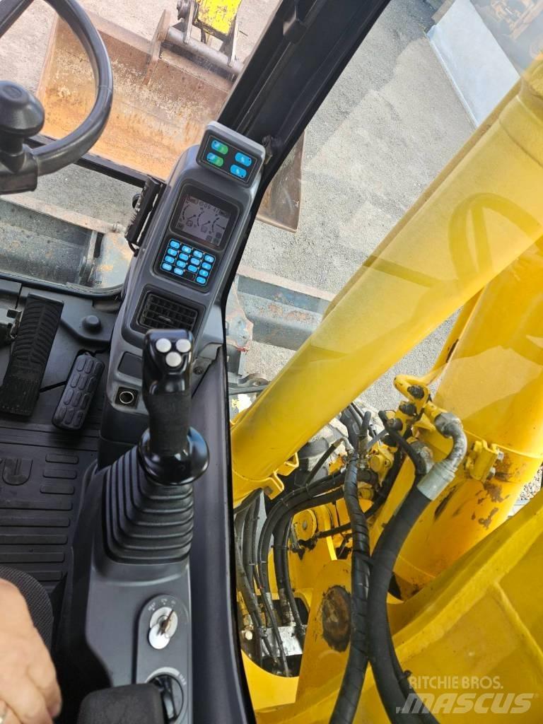 Komatsu PW 160-7 Wheeled excavators