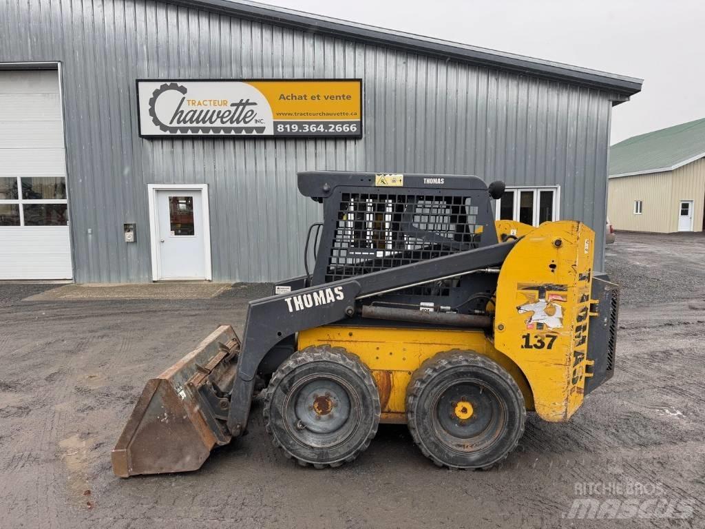 Thomas T137 Skid steer loaders