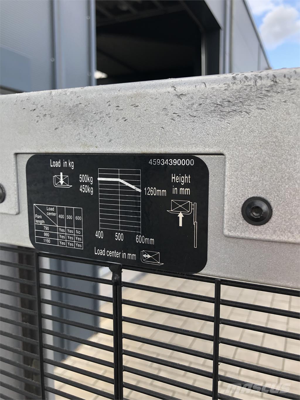 Still LTX FF 05 Towing truck