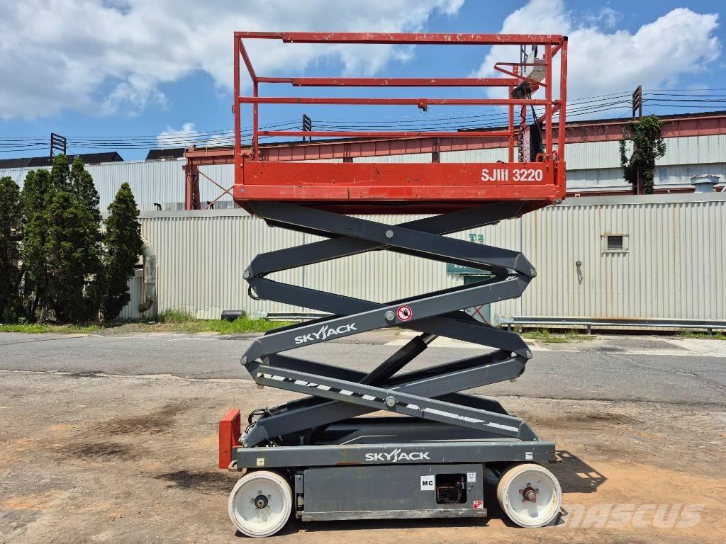 SkyJack SJ 3220 Scissor lifts