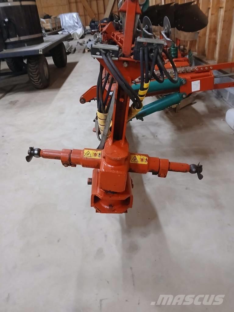 Kverneland PB100-8 Reversible ploughs