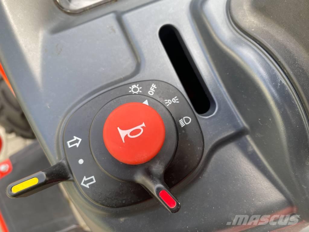 Kioti CS 2220 Tractors