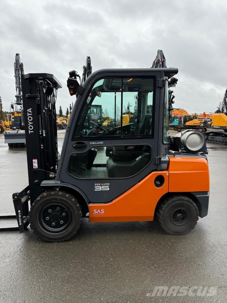 Toyota 02-8 FGJF 35 LPG trucks