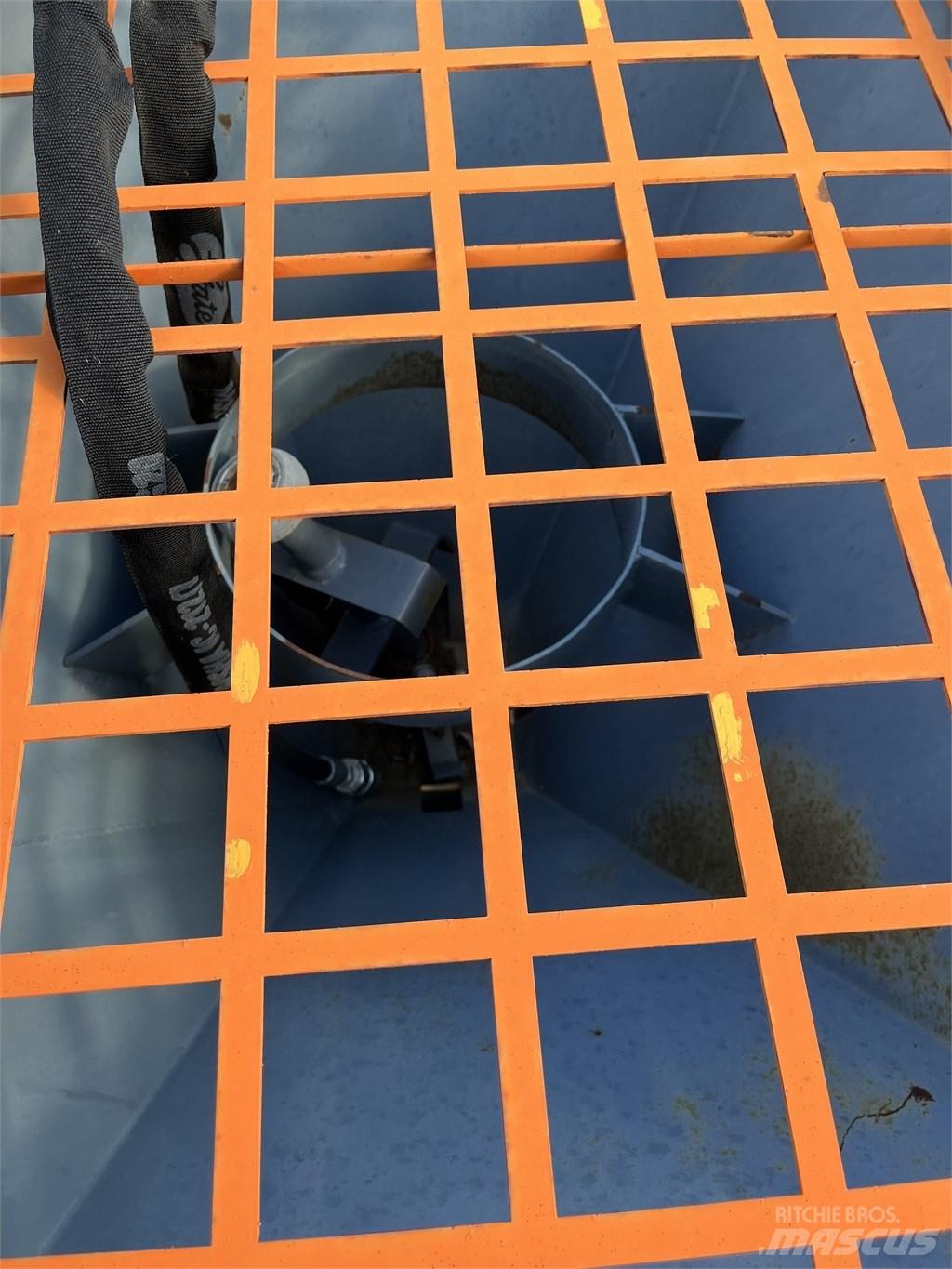 TMG MSS10 Sand and salt spreaders