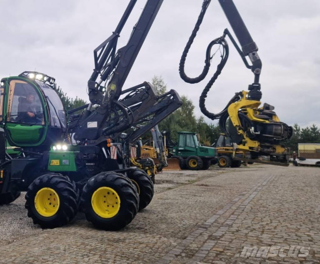 John Deere 1070 E Harvesters