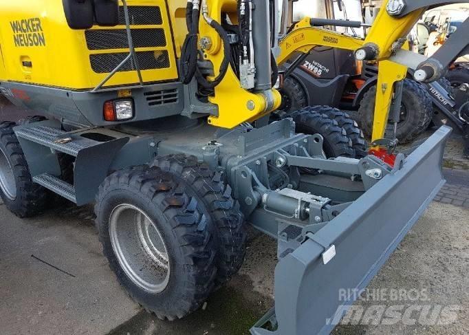 Neuson EW100 Mini excavators < 7t
