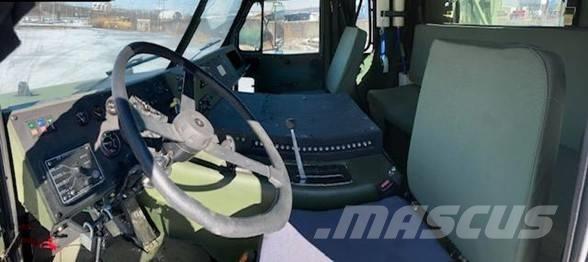 Oshkosh M1070 Truck Tractor Units