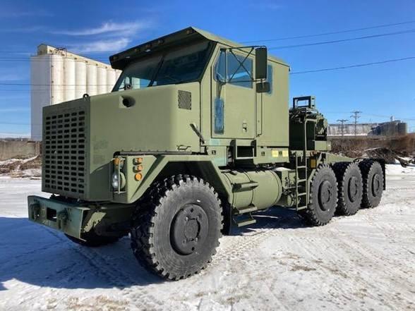 Oshkosh M1070 Truck Tractor Units