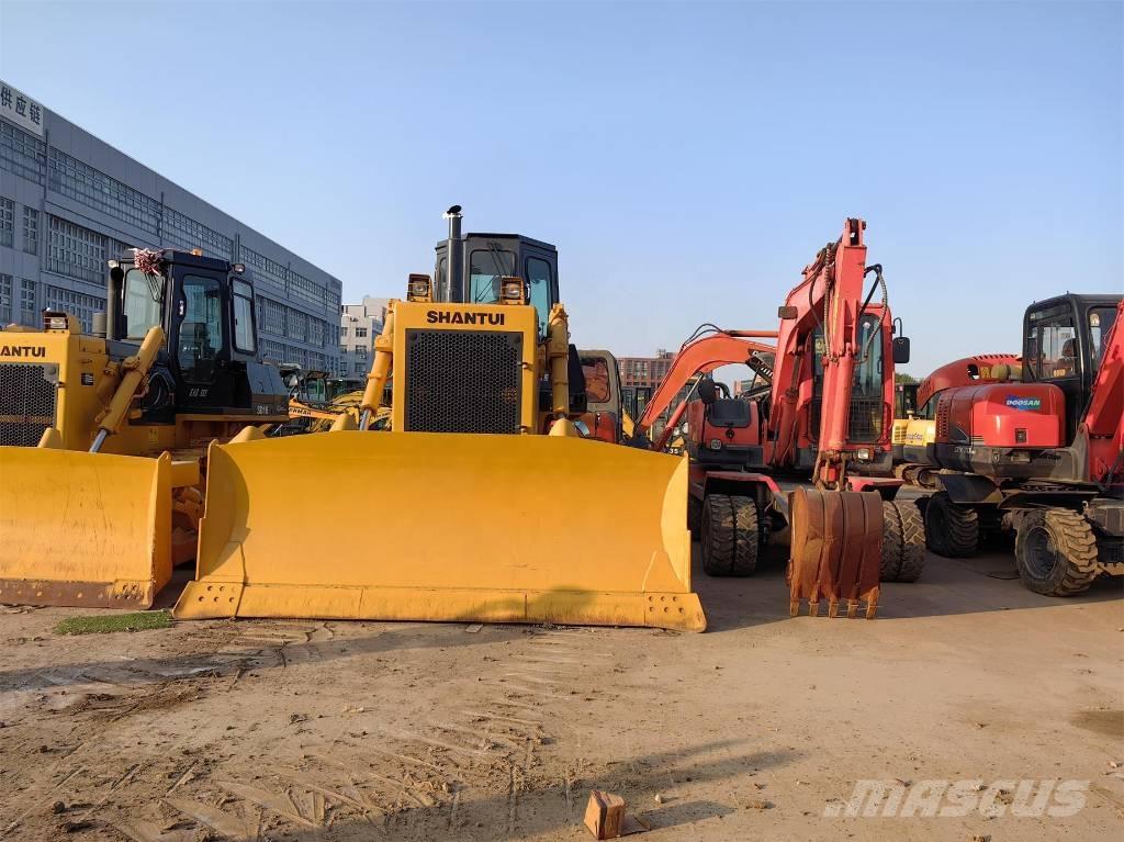 Shantui SD22 Crawler dozers
