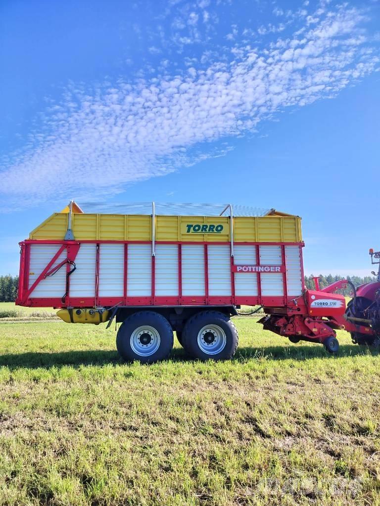 Pöttinger Torro 5700 Self loading trailers