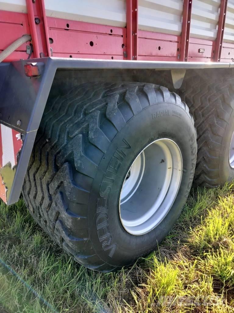 Pöttinger Torro 5700 Self loading trailers