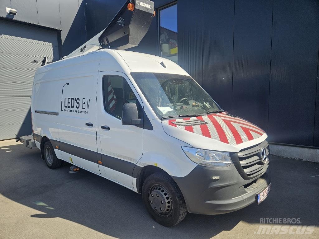 VERSALIFT VT 145 F Truck mounted aerial platforms
