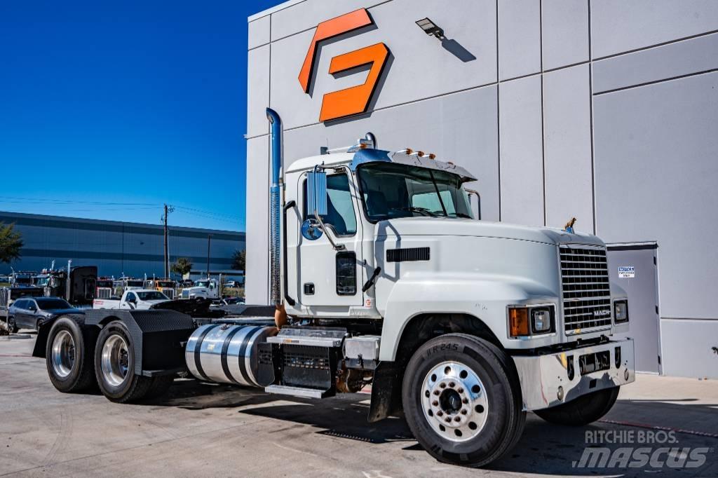 Mack Pinnacle Truck Tractor Units