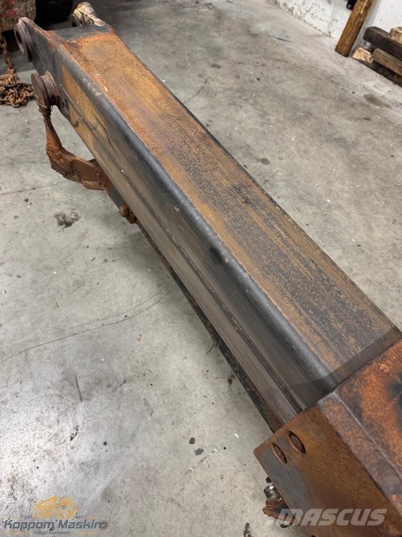 Loglift 220V Harvester cranes