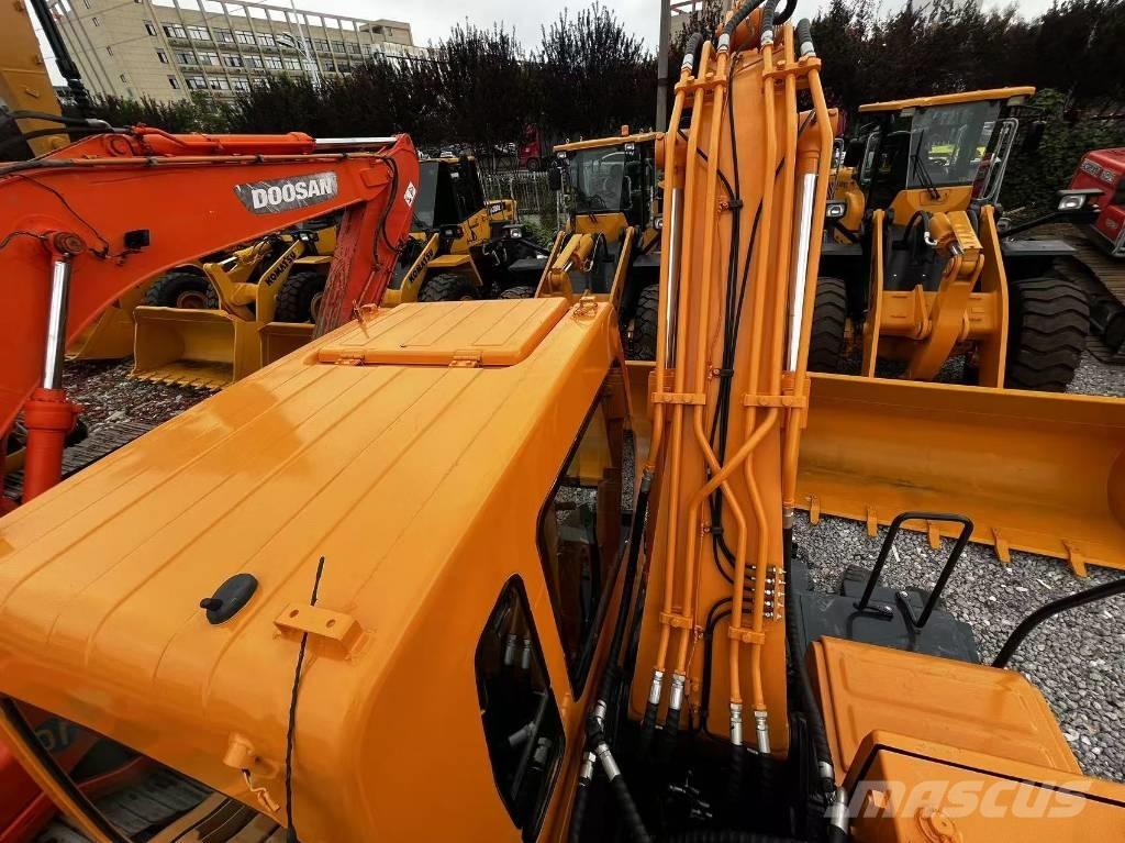 Hyundai 150W-7 Wheeled excavators
