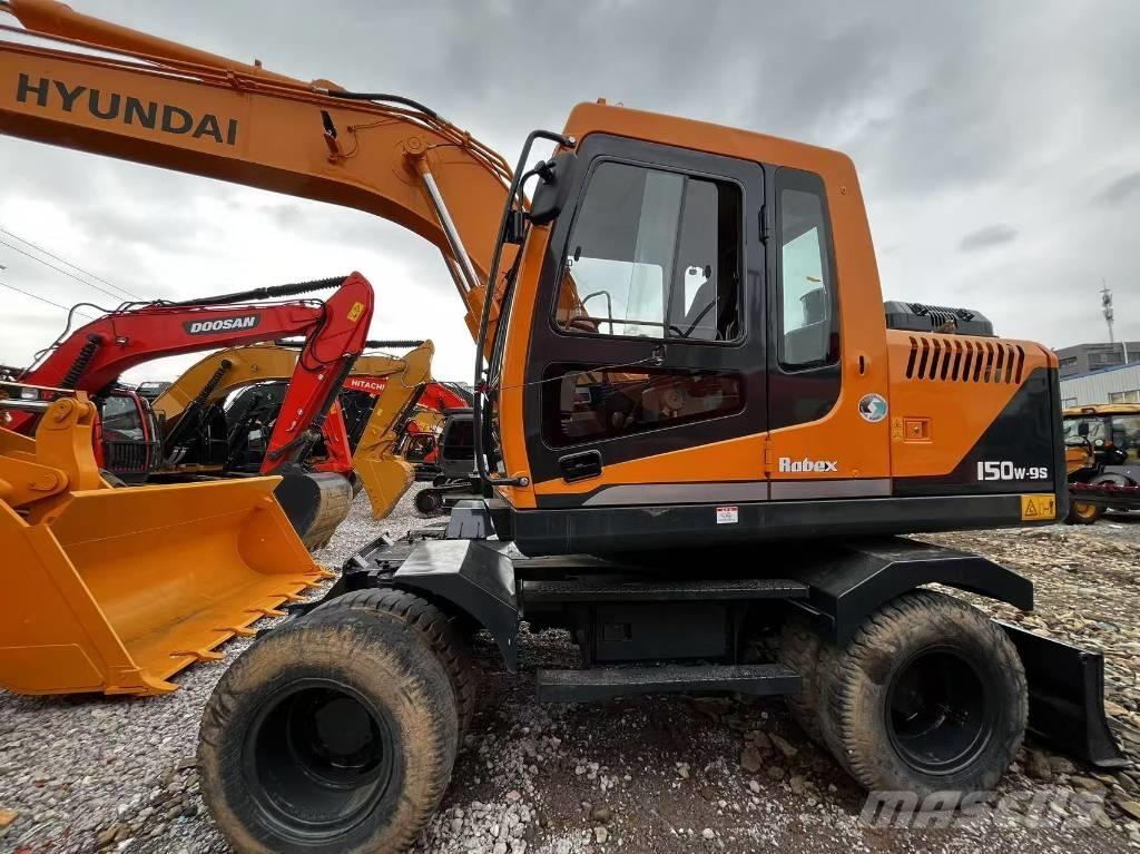 Hyundai 150W-7 Wheeled excavators