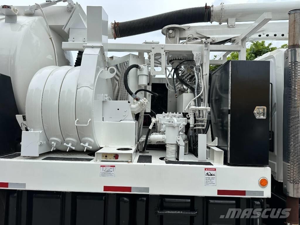 International 7400 Sewage disposal Trucks