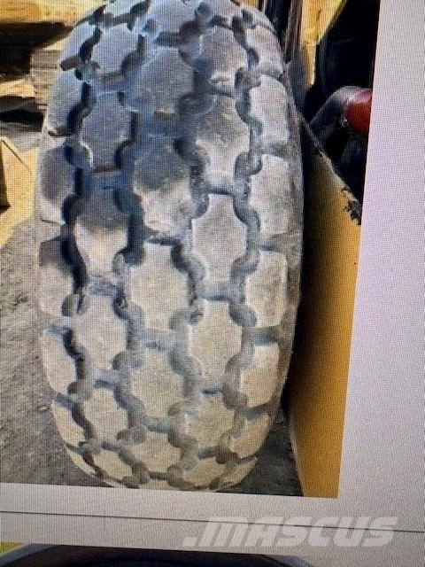 Bomag BW 211 D Twin drum rollers